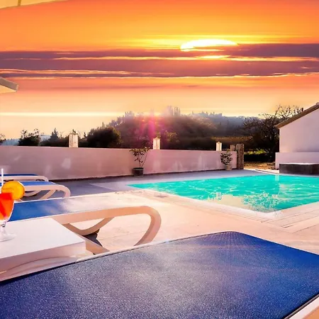 Villa Luxury Matzourana By Posarellivillas Gardeládes