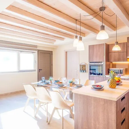 Luxury Matzourana By Posarellivillas Villa Gardeládes